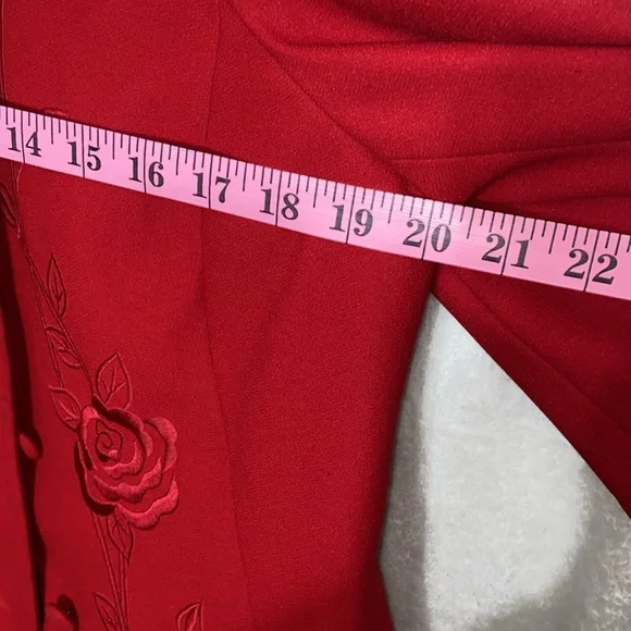 Le Suit Women's Red Skirt Suit - Picture 13 of 13